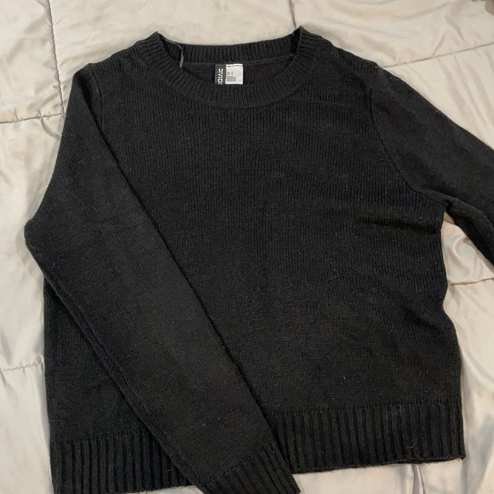 Black knitted sweater